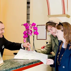Regency 4*, Milán Italia